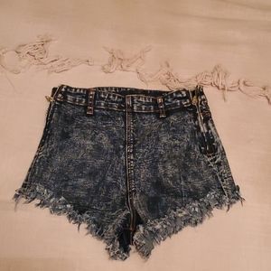 Stone wash denim shorts